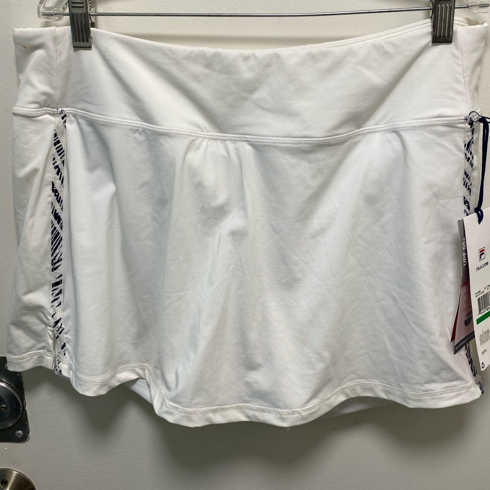 Fila, L,White Tennis/Golf/Pickleball Skort w/ Black & white side Accents 50+UPF